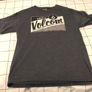 Volcom shirt size medium